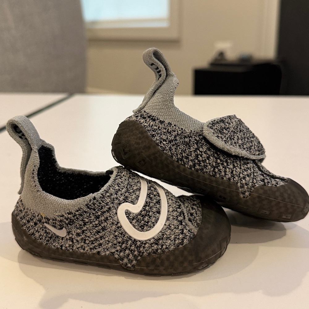 Nike Gray and Black Baby Knit Shoes Size 3.5